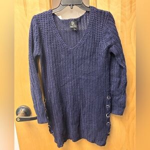 ☀️3/$10☀️ Derek Heart Deep Blue V-Neck Sweater